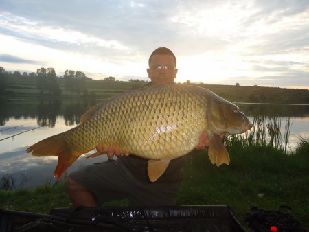 Boldizsár Szilárd  24+20mm Halas-Májas oldodó Ponty súja: 12,70kg